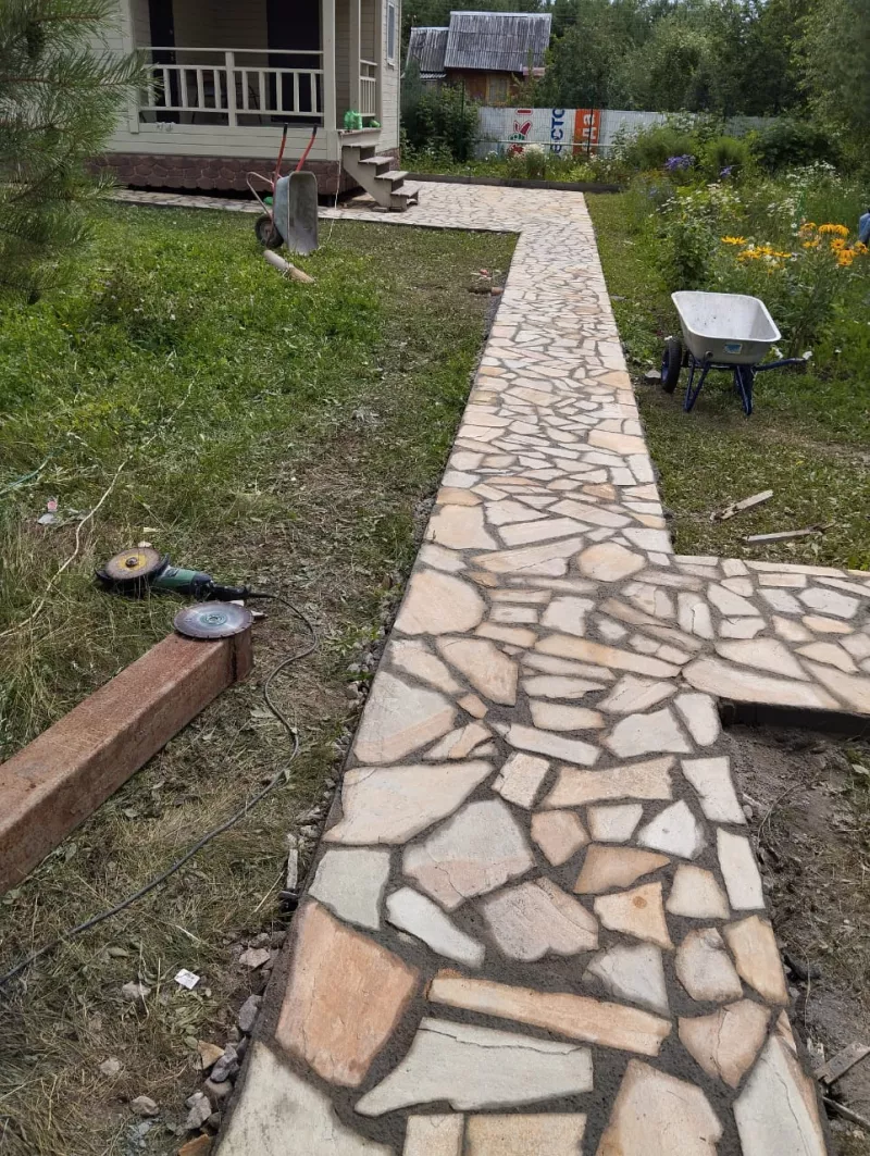Укладка дорожек из тротуарной плитки